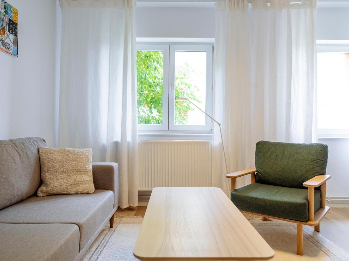 Cozy Central Apartment Near The Forest Брашов Экстерьер фото