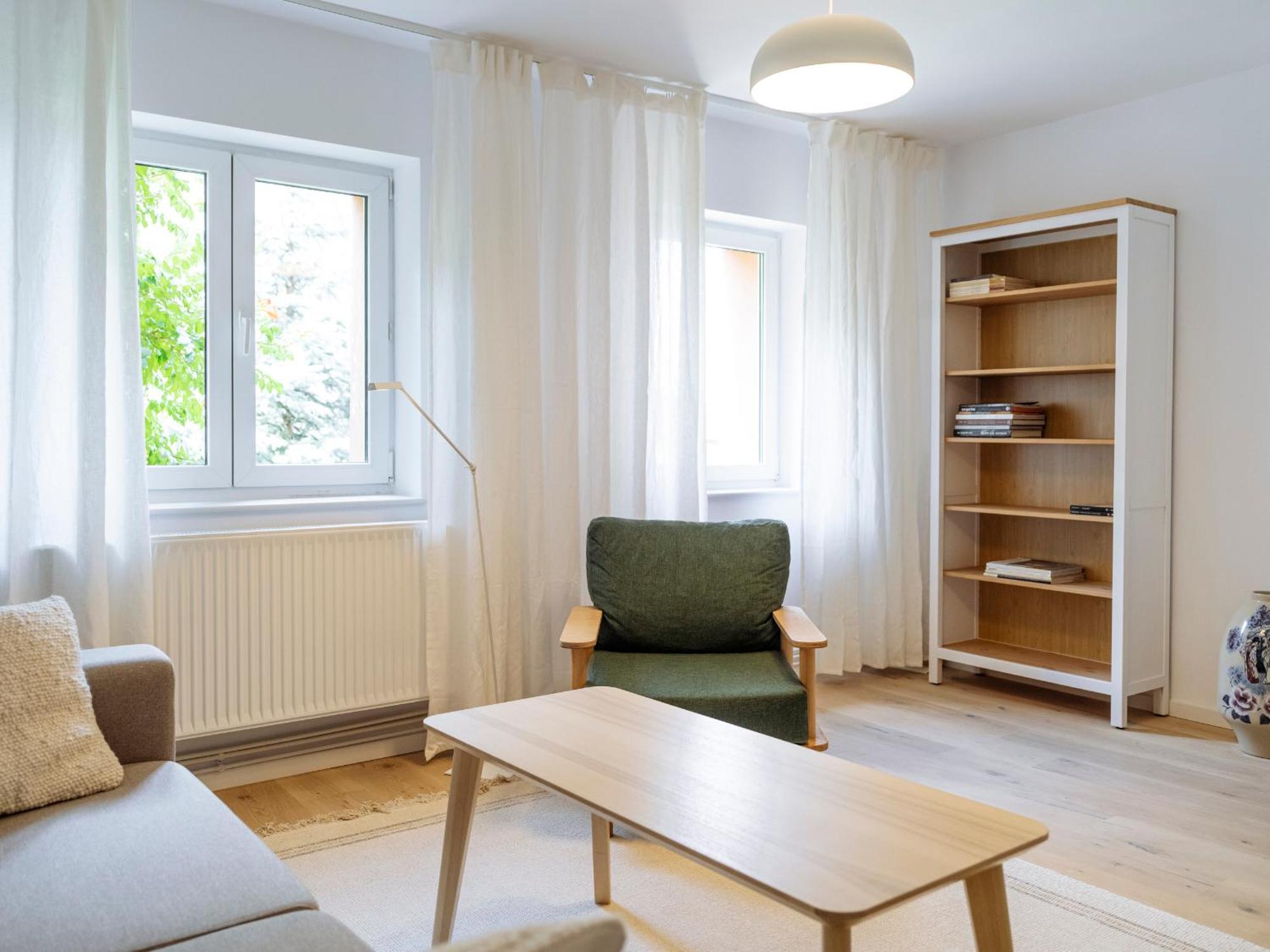 Cozy Central Apartment Near The Forest Брашов Экстерьер фото