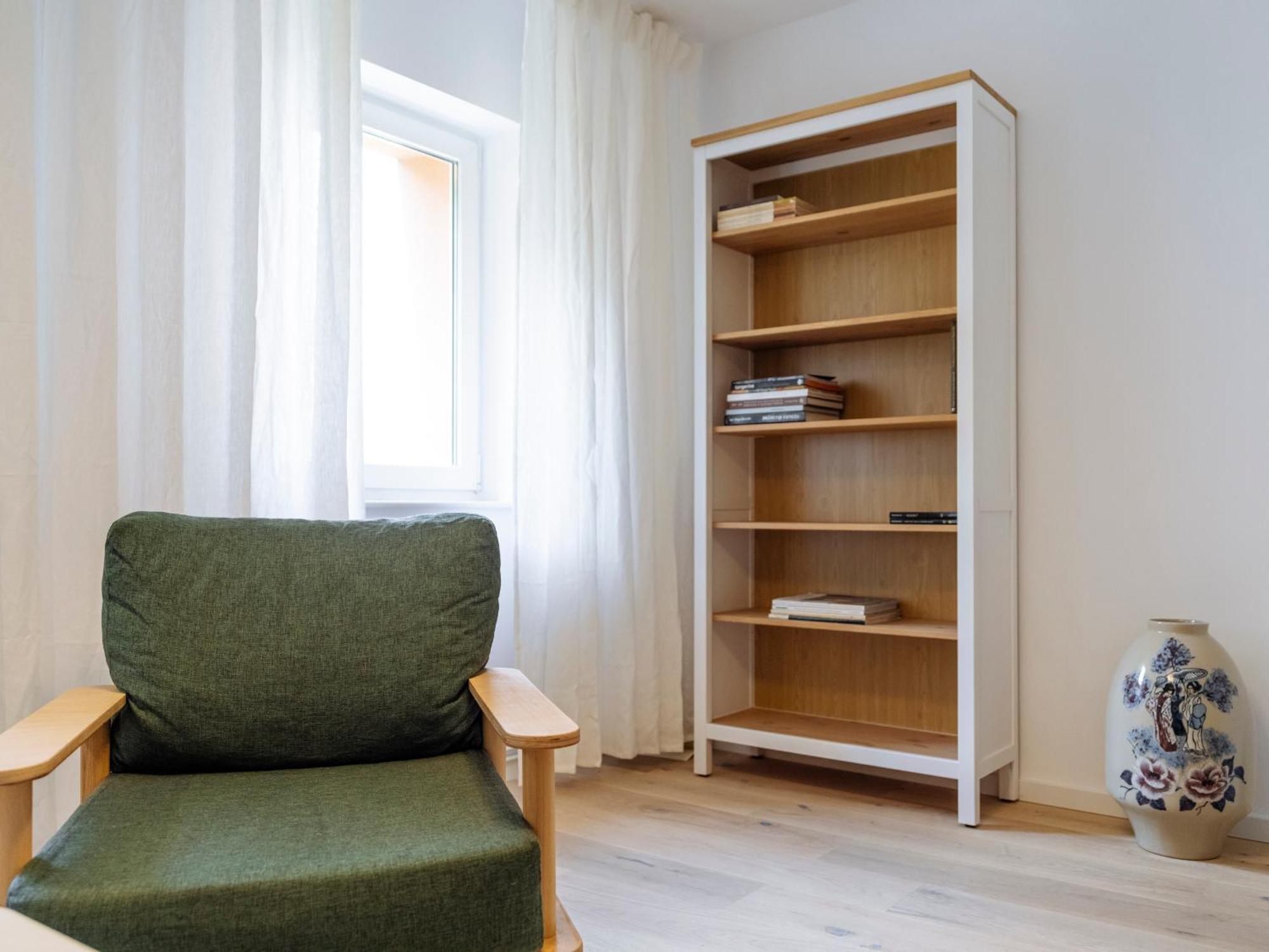 Cozy Central Apartment Near The Forest Брашов Экстерьер фото